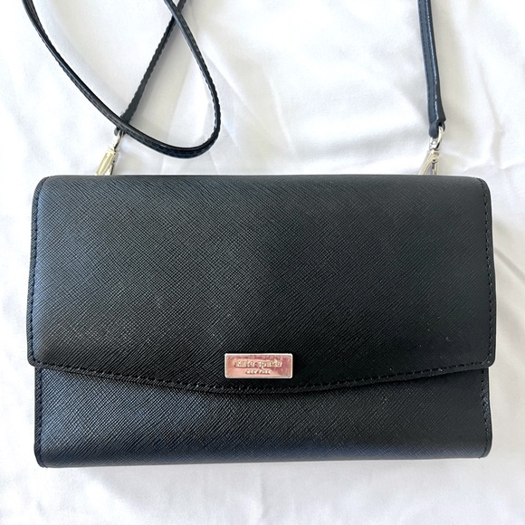 Kate Spade sleek Black Leather Crossbody Bag with Adjustable Strap - Picture 2 of 9